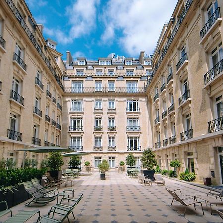 Fraser Suites Le Claridge Champs-Elysees Paříž Exteriér fotografie The courtyard of the Hôtel de Crillon