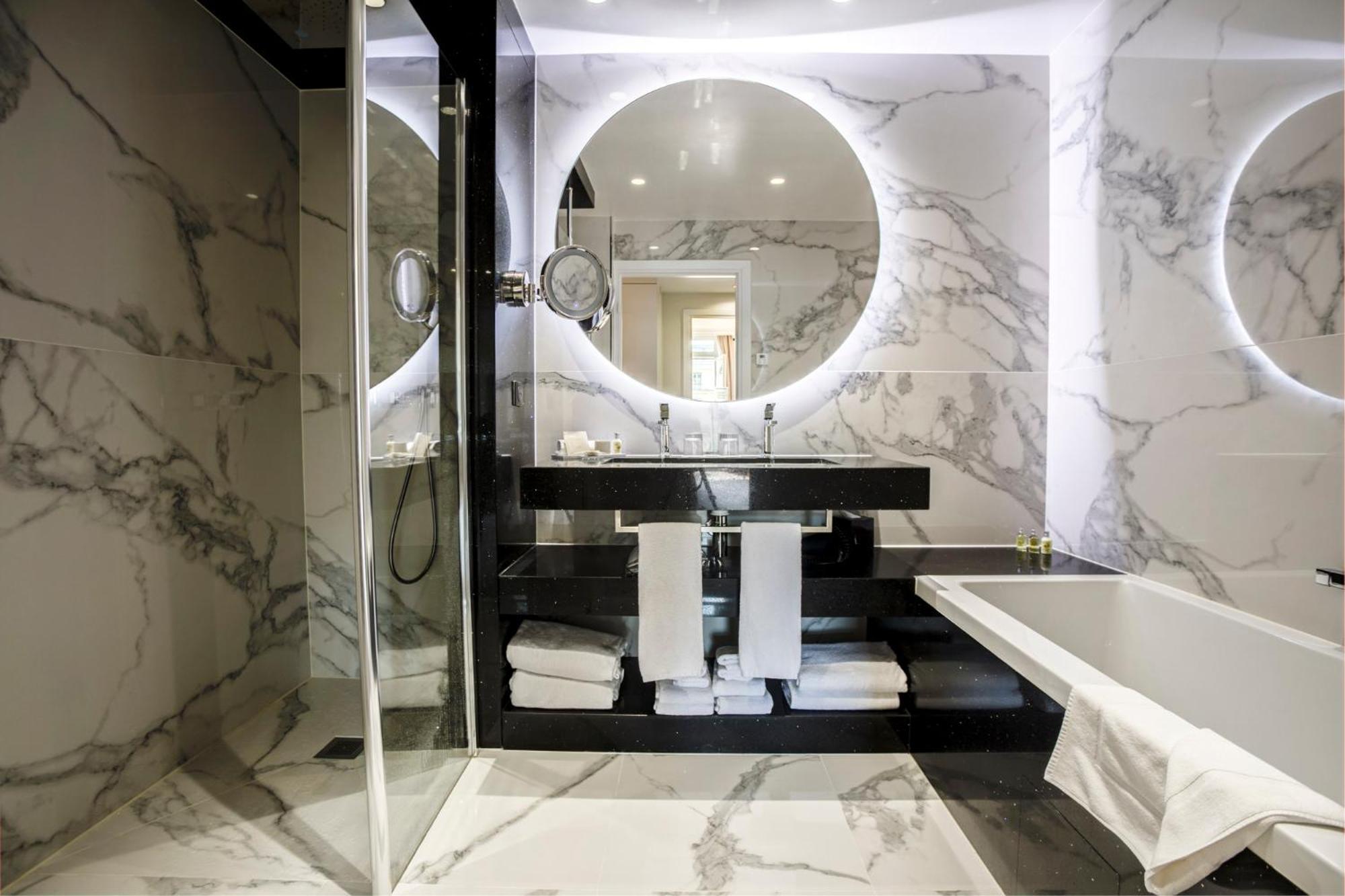 Fraser Suites Le Claridge Champs-Elysees Paříž Exteriér fotografie Bathroom