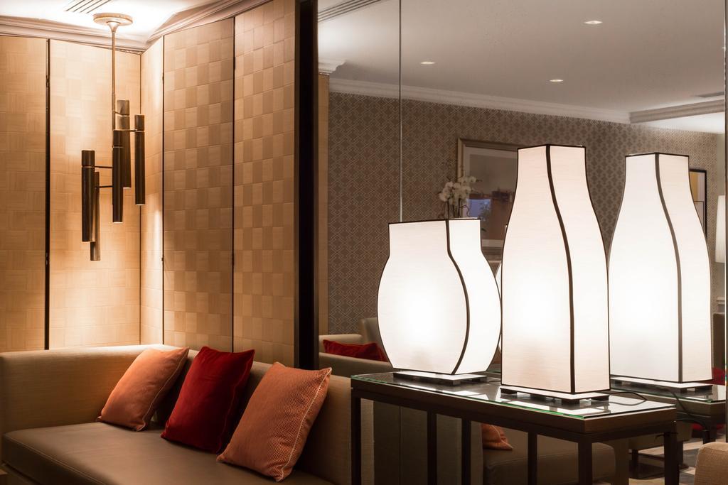 Fraser Suites Le Claridge Champs-Elysees Paříž Exteriér fotografie The interior of the hotel